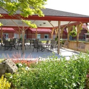 outdoor patio at Grandview Lodge